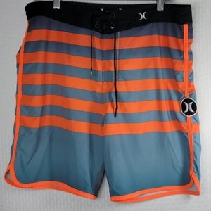 Mens Hurley phantom size 33 board shorts